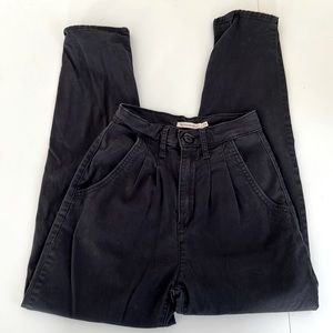 Levi’s / Pleated Balloon Leg Pant